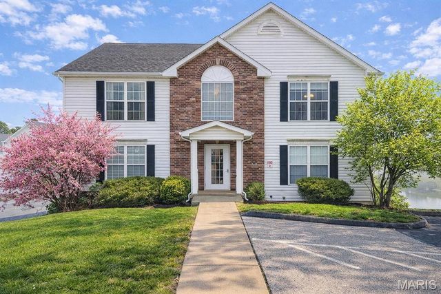 19 Homefield Gardens Drive 27N, O'fallon, MO 63366