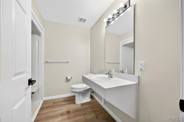 19 Homefield Gardens Drive 27N, O'fallon, MO 63366