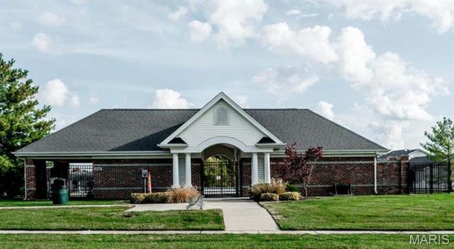 19 Homefield Gardens Drive 27N, O'fallon, MO 63366