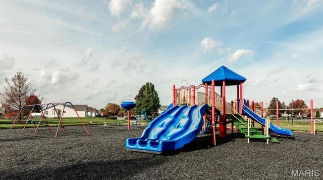 19 Homefield Gardens Drive 27N, O'fallon, MO 63366