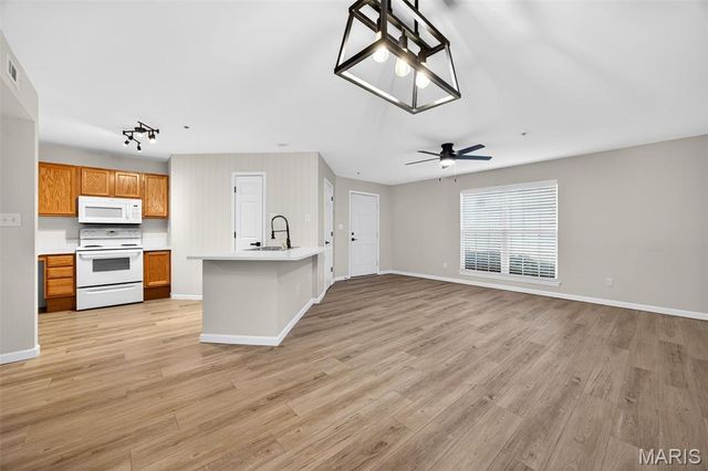 19 Homefield Gardens Drive 27N, O'fallon, MO 63366