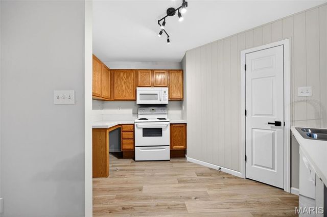 19 Homefield Gardens Drive 27N, O'fallon, MO 63366