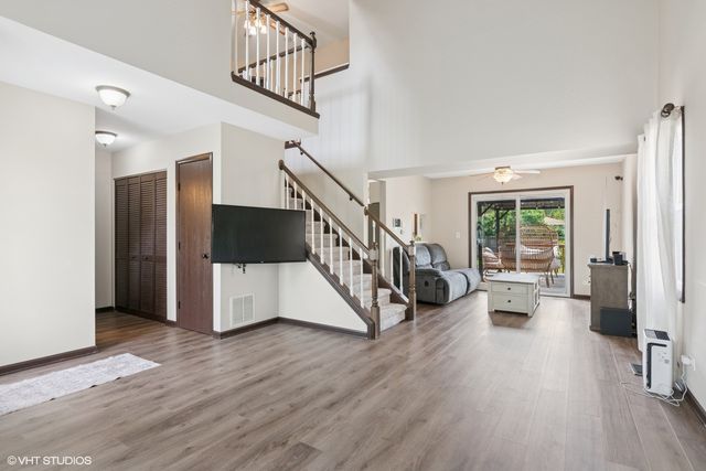 61 Washington Avenue, Streamwood, IL 60107
