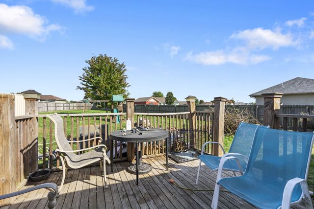 755 Woodlawn Street, Marshfield, MO 65706