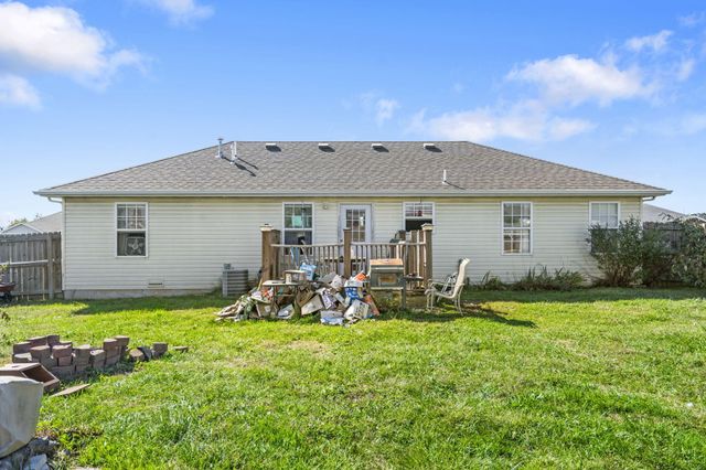 755 Woodlawn Street, Marshfield, MO 65706