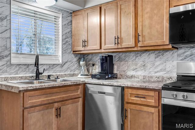 700 N Elizabeth Avenue, Ferguson, MO 63135