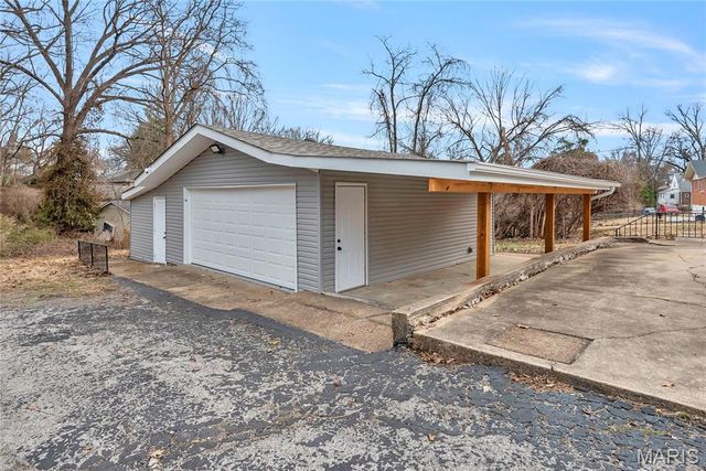 700 N Elizabeth Avenue, Ferguson, MO 63135