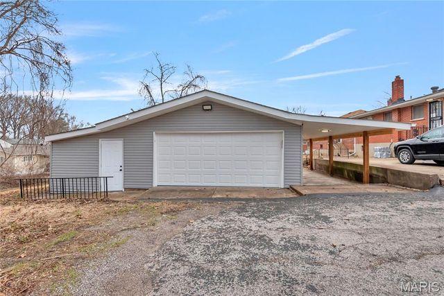 700 N Elizabeth Avenue, Ferguson, MO 63135