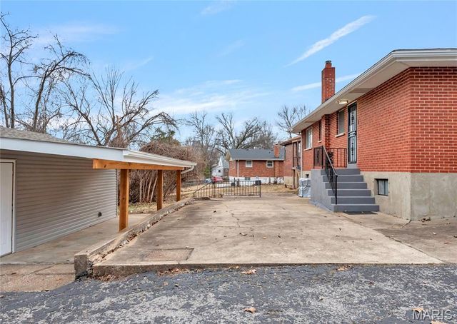 700 N Elizabeth Avenue, Ferguson, MO 63135