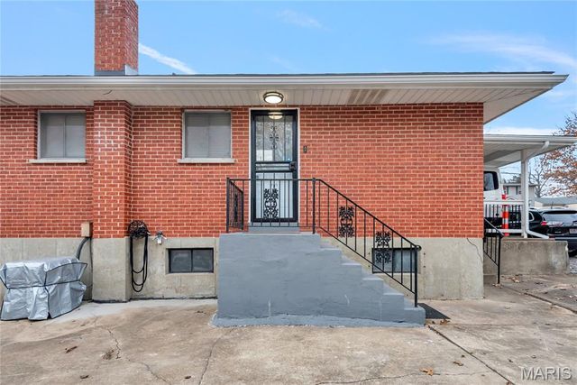 700 N Elizabeth Avenue, Ferguson, MO 63135