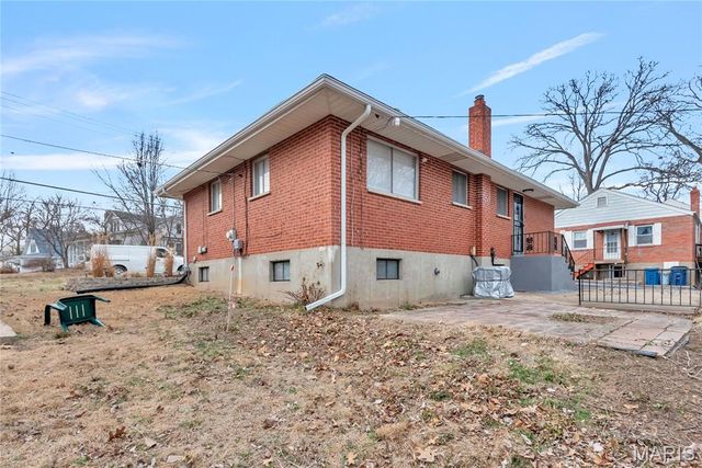 700 N Elizabeth Avenue, Ferguson, MO 63135