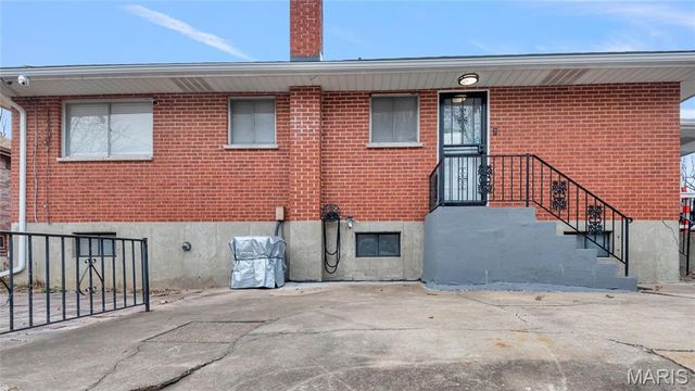 700 N Elizabeth Avenue, Ferguson, MO 63135