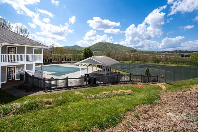 803 Woodlea Court, Asheville, NC 28806