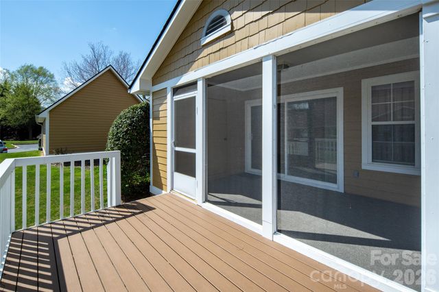 803 Woodlea Court, Asheville, NC 28806