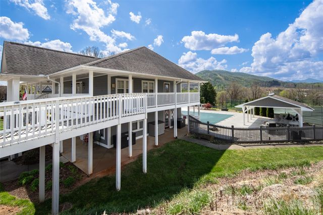 803 Woodlea Court, Asheville, NC 28806