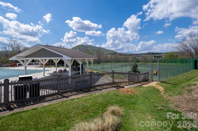 803 Woodlea Court, Asheville, NC 28806