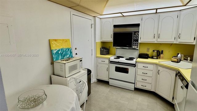 1865 S Ocean Dr 11B, Hallandale Beach, FL 33009