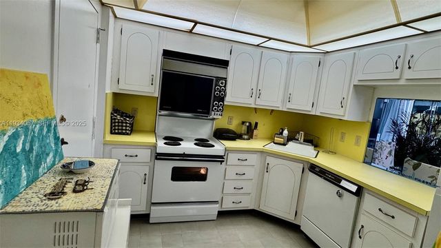 1865 S Ocean Dr 11B, Hallandale Beach, FL 33009