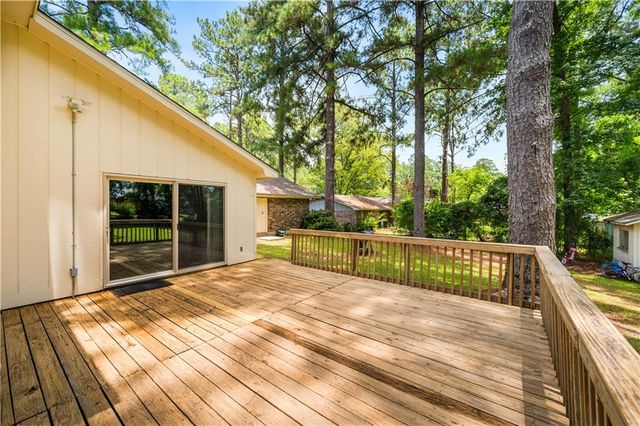 605 HOLIDAY Circle, Pineville, LA 71360