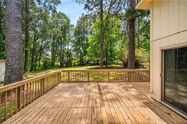 605 HOLIDAY Circle, Pineville, LA 71360