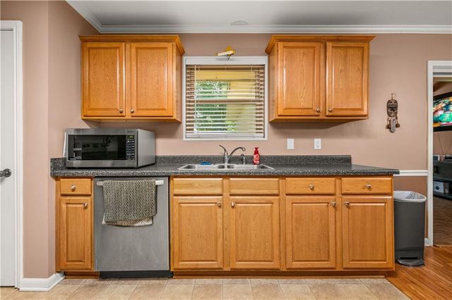 605 HOLIDAY Circle, Pineville, LA 71360