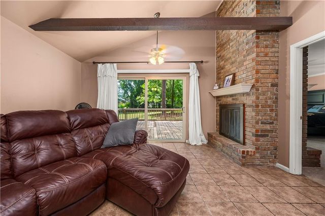 605 HOLIDAY Circle, Pineville, LA 71360