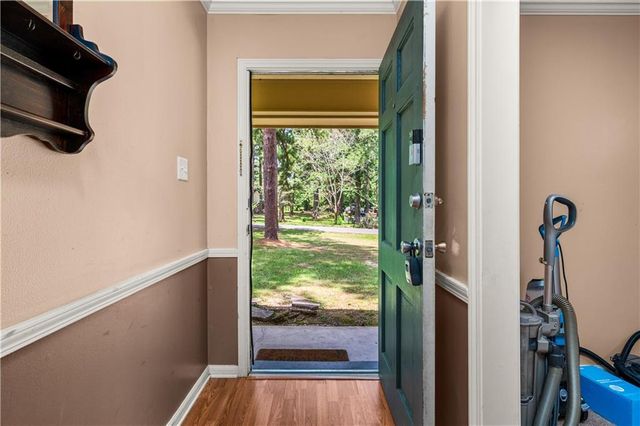 605 HOLIDAY Circle, Pineville, LA 71360