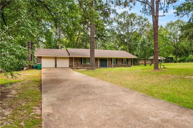 605 HOLIDAY Circle, Pineville, LA 71360
