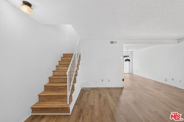 19221 Sherman Way 40, Reseda, CA 91335
