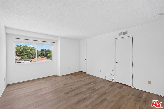 19221 Sherman Way 40, Reseda, CA 91335
