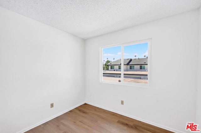 19221 Sherman Way 40, Reseda, CA 91335