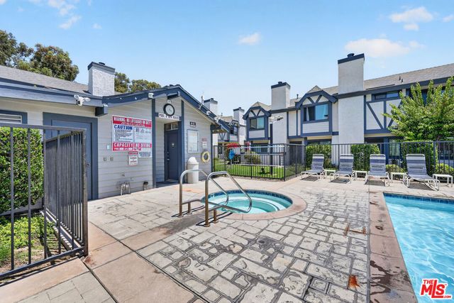 19221 Sherman Way 40, Reseda, CA 91335