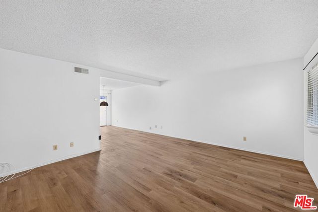 19221 Sherman Way 40, Reseda, CA 91335