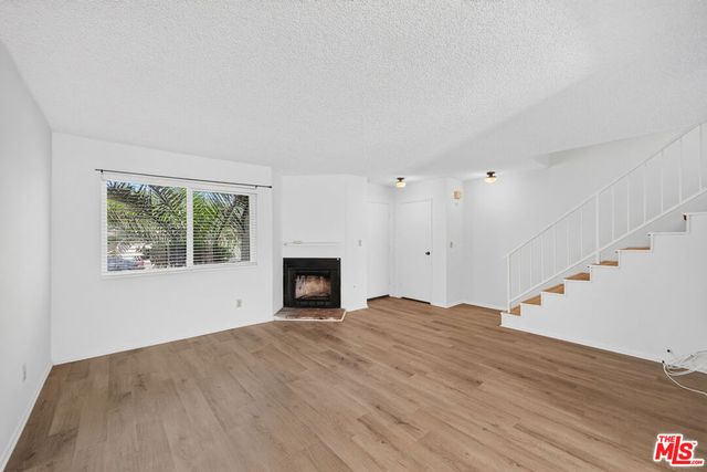 19221 Sherman Way 40, Reseda, CA 91335