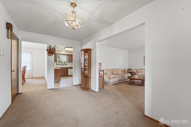 1177 Aaron Road, North Brunswick, NJ 08902