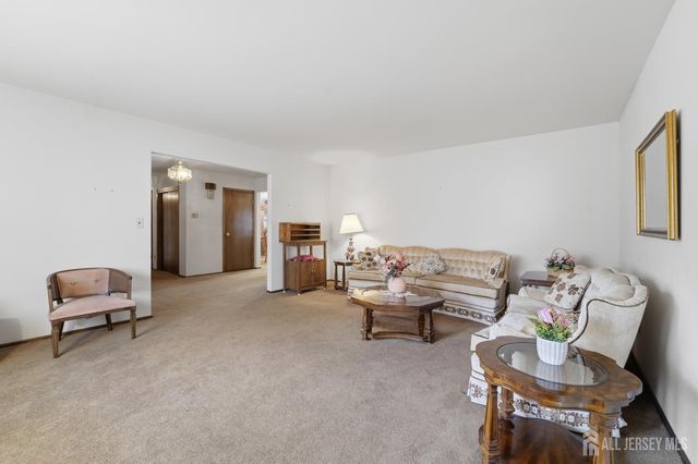 1177 Aaron Road, North Brunswick, NJ 08902