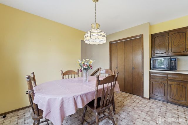 1177 Aaron Road, North Brunswick, NJ 08902