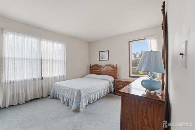 1177 Aaron Road, North Brunswick, NJ 08902