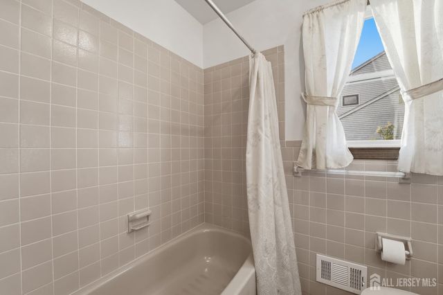 1177 Aaron Road, North Brunswick, NJ 08902