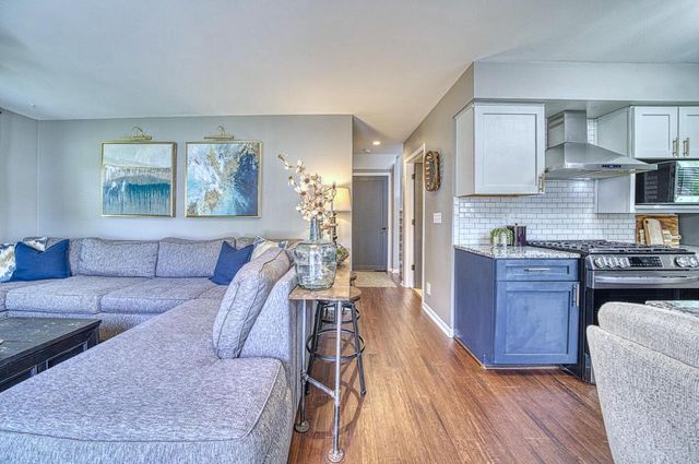 10635 S Shepard AVENUE, Oak Creek, WI 53154