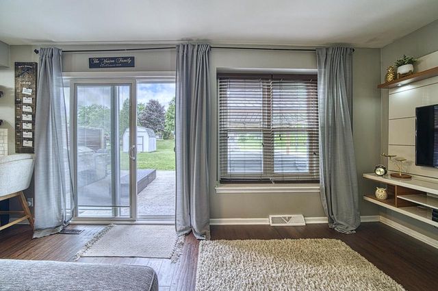 10635 S Shepard AVENUE, Oak Creek, WI 53154