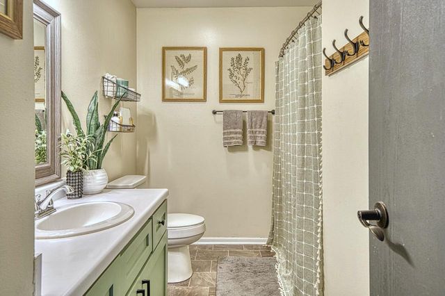 10635 S Shepard AVENUE, Oak Creek, WI 53154