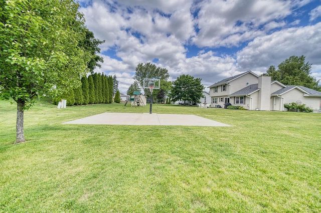10635 S Shepard AVENUE, Oak Creek, WI 53154