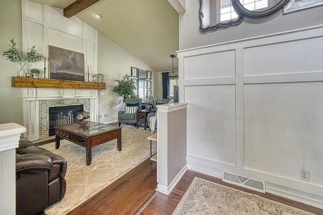 10635 S Shepard AVENUE, Oak Creek, WI 53154