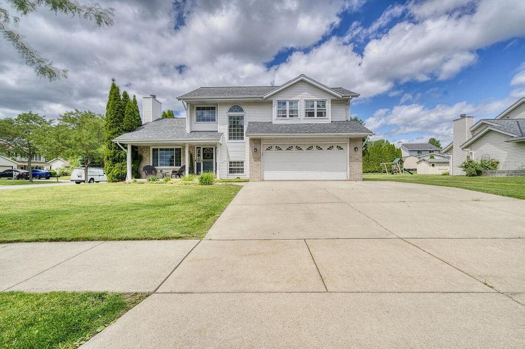 10635 S Shepard AVENUE, Oak Creek, WI 53154