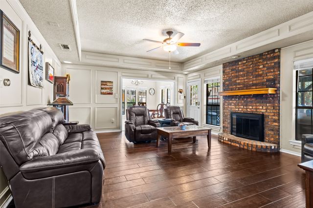 4219 Pleasant Oaks Court, Arlington, TX 76016