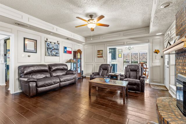 4219 Pleasant Oaks Court, Arlington, TX 76016
