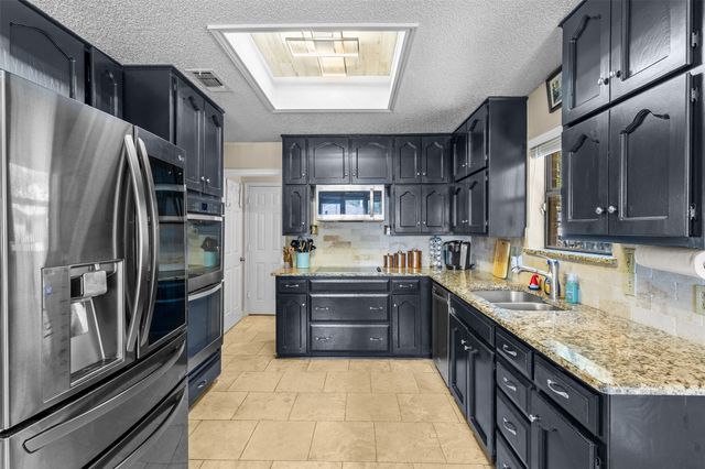 4219 Pleasant Oaks Court, Arlington, TX 76016