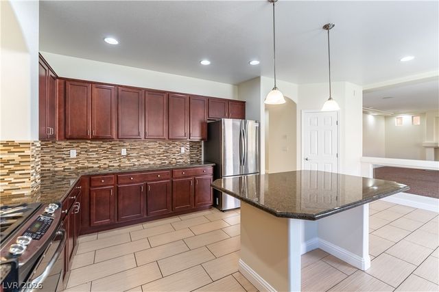 5800 Collier Falls Avenue, Las Vegas, NV 89139