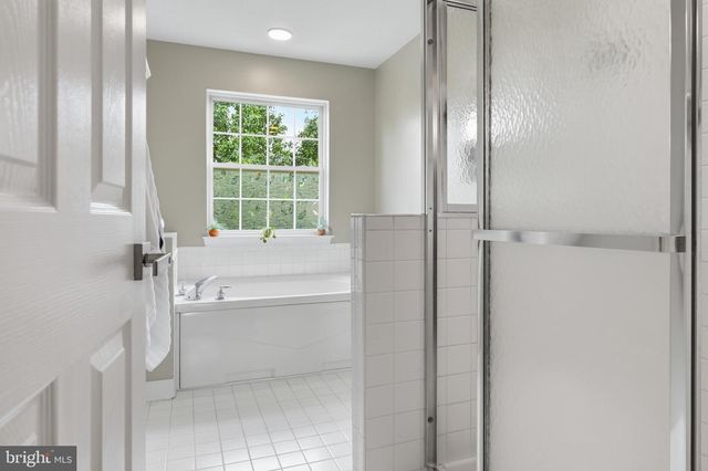4861 MCLAUREN CT, Frederick, MD 21703